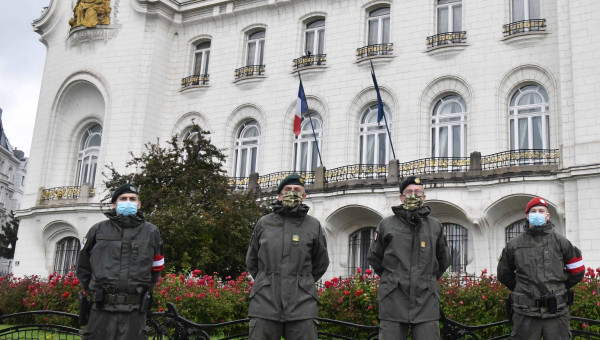 Miliz übernimmt Botschaftsbewachung